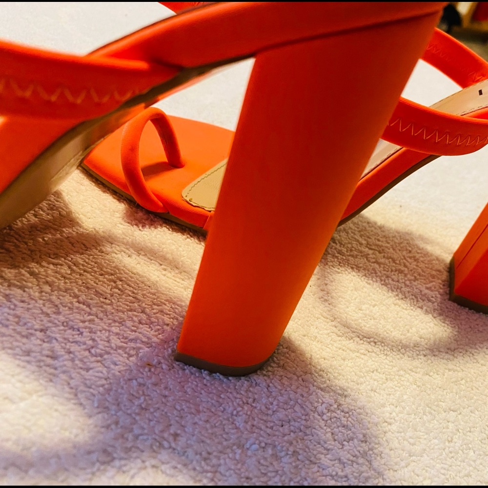 Almost Brand New - Super Gorgeous High Qualit  Heels By SIMMI / London - box 2 - Picture 6 of 9
